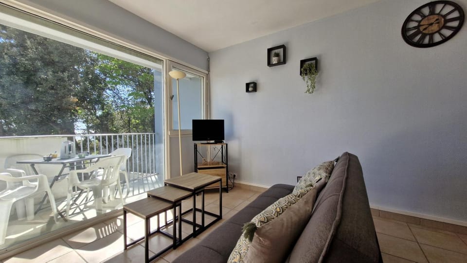 TV and multimedia, View (from property/room), Balcony/Terrace, Living room, Seating area, Dining area