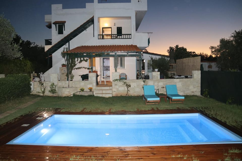 Zorbas Suites House in Crete