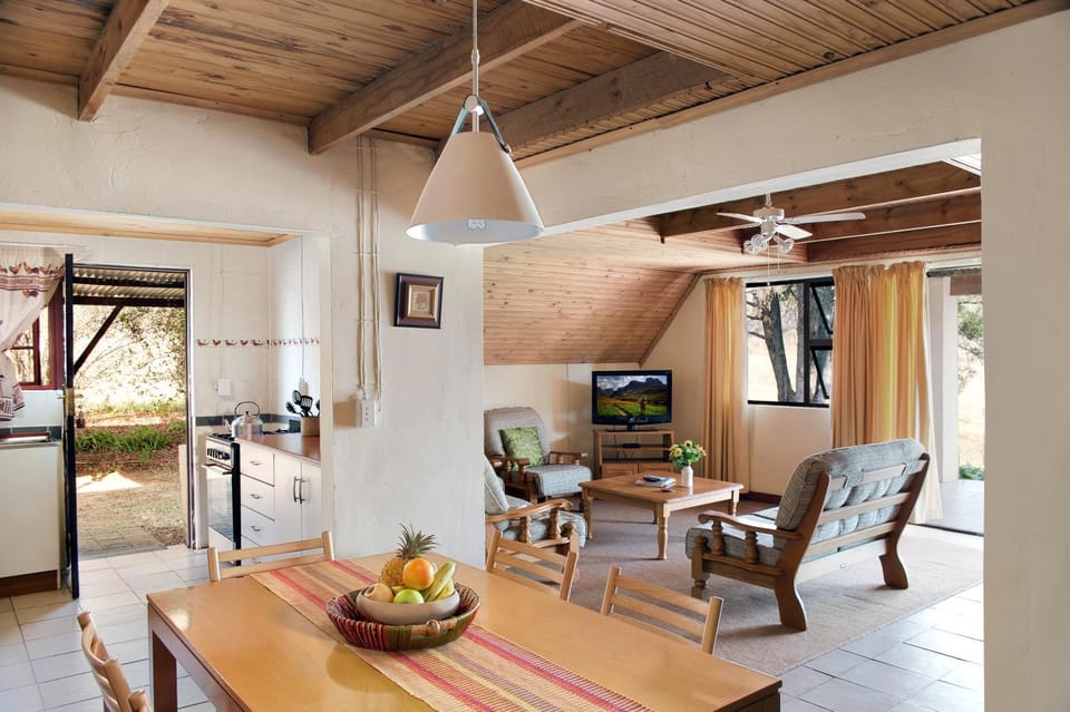 Living room, Dining area, kitchen