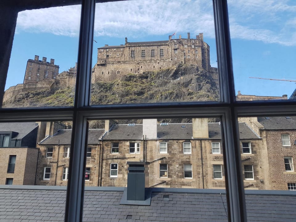 223 Websters land - stunning castle view Apartment in Edinburgh