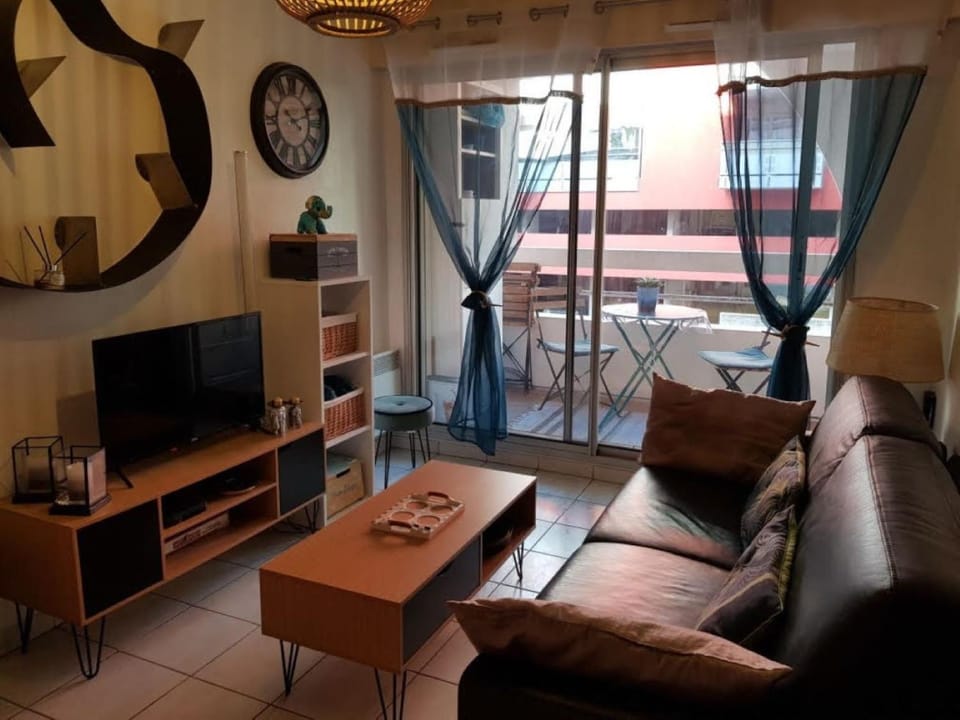 Communal lounge/ TV room, TV and multimedia, Balcony/Terrace, Living room, Seating area