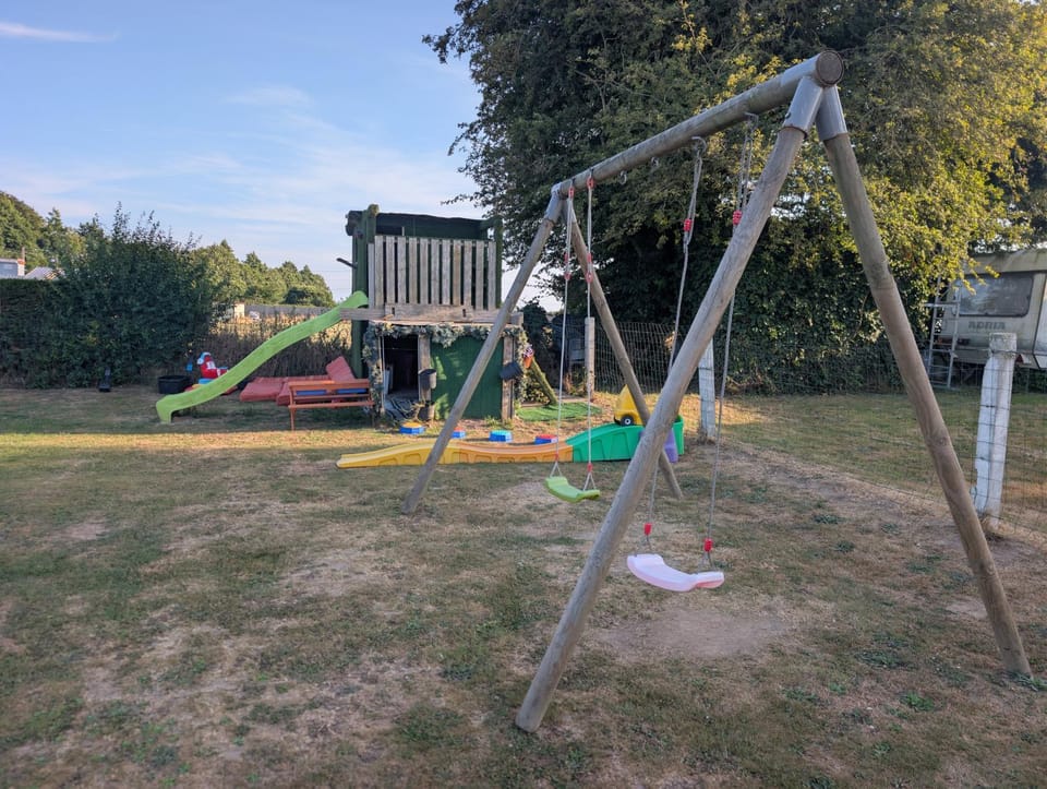 Mobil-home entre terre et mer Campground/ 
RV Resort in Normandy