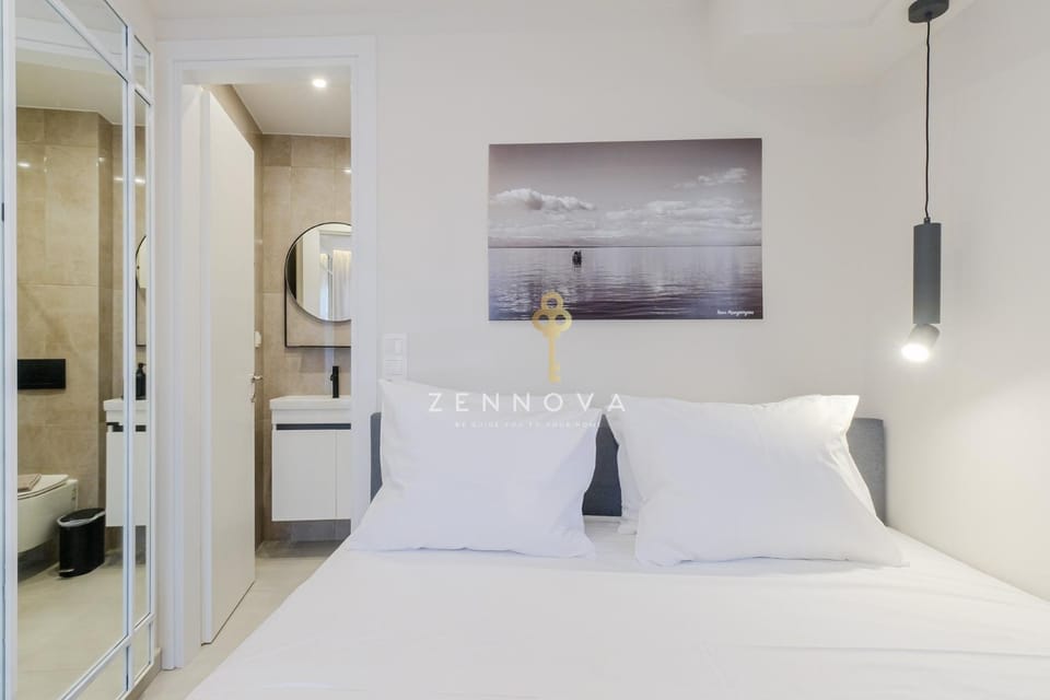 Zennova #72 Tsinari Luxury Suite - Private Parking Apartment in Thessaloniki