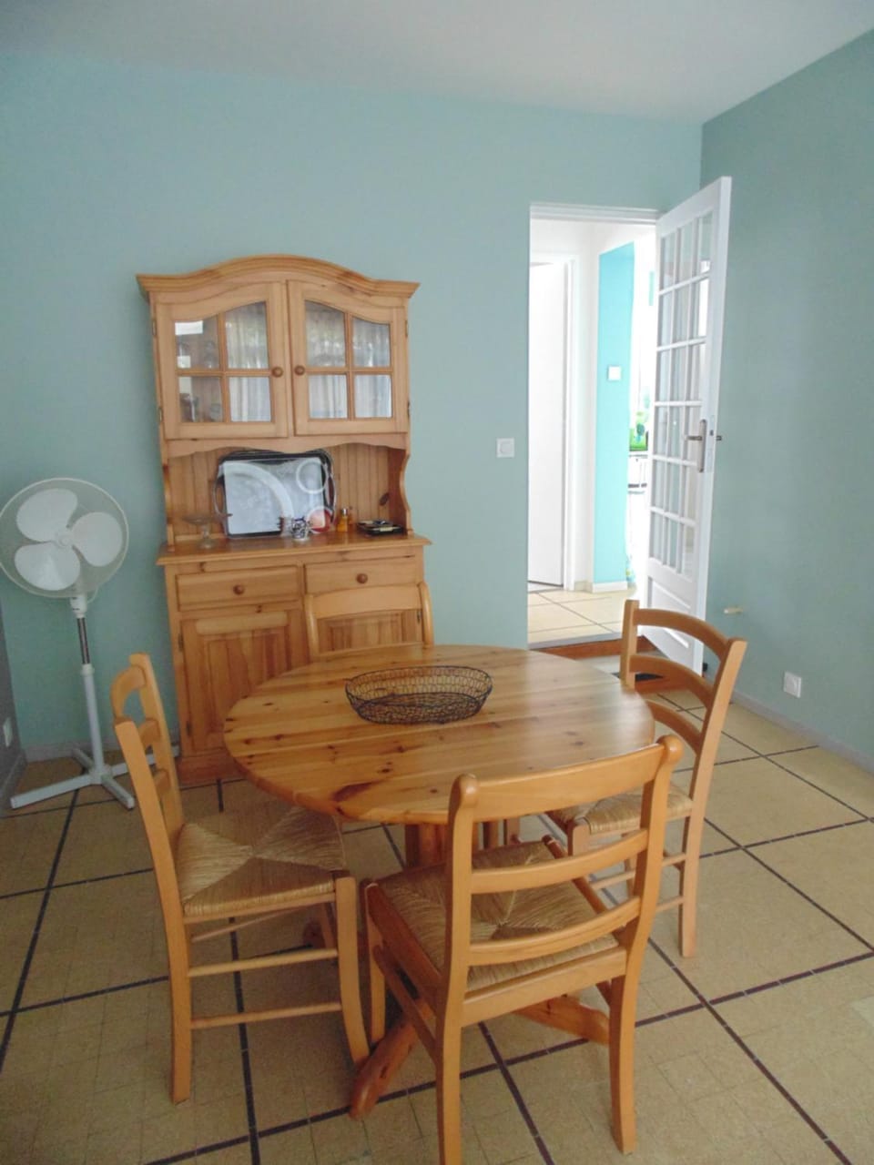 Appartement entièrement rénové avec internet, vous pouvez tout faire à pied Apartment in Royan