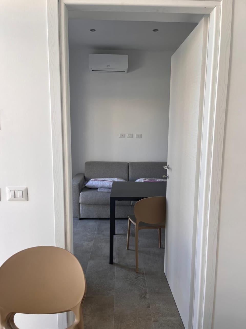 Living room, Seating area, Dining area, air conditioner