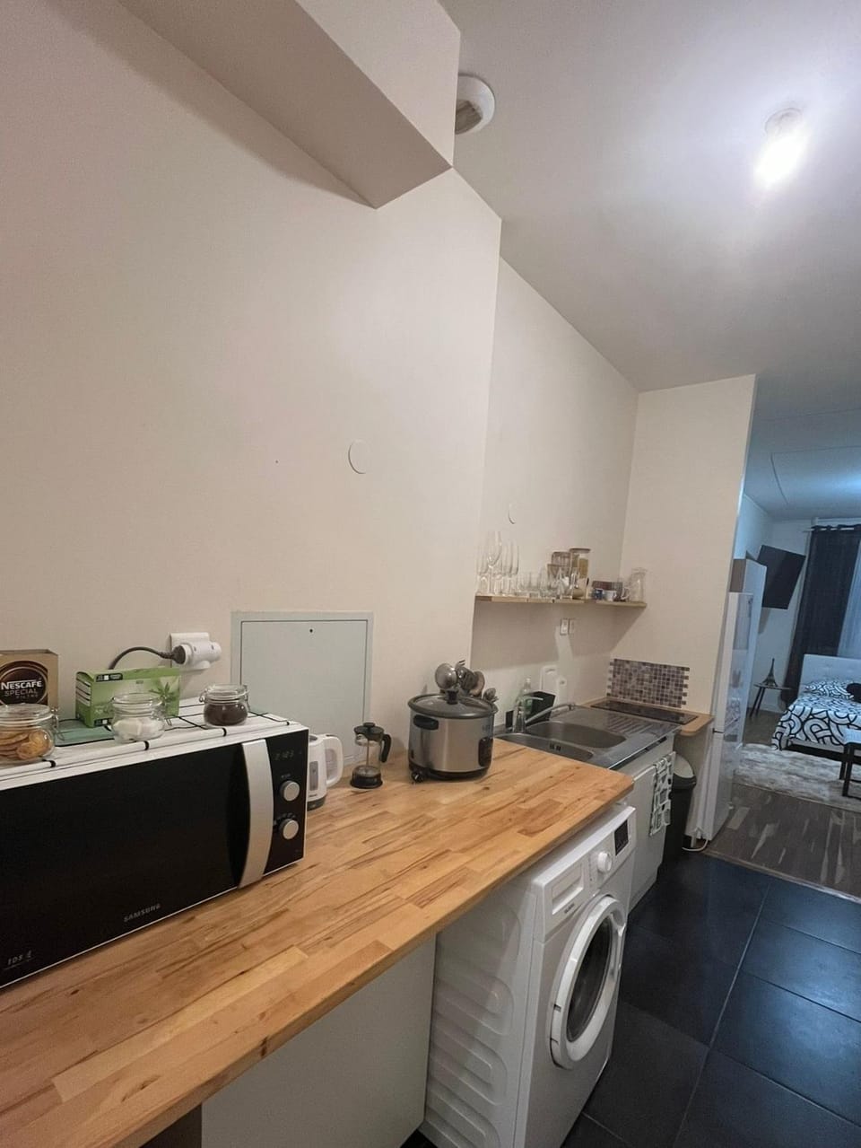 Kitchen or kitchenette