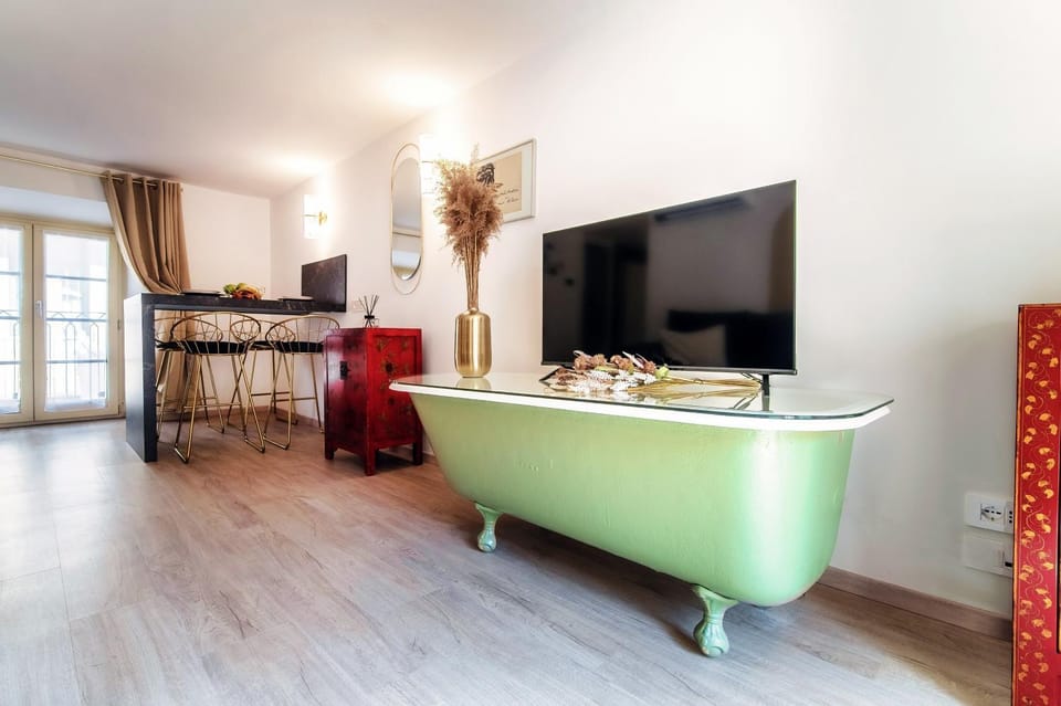 TV and multimedia, Kitchen or kitchenette