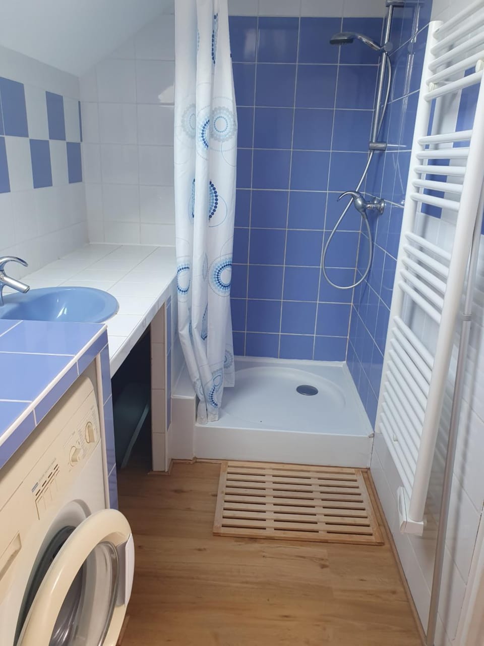 Shower, Bathroom, washing machine