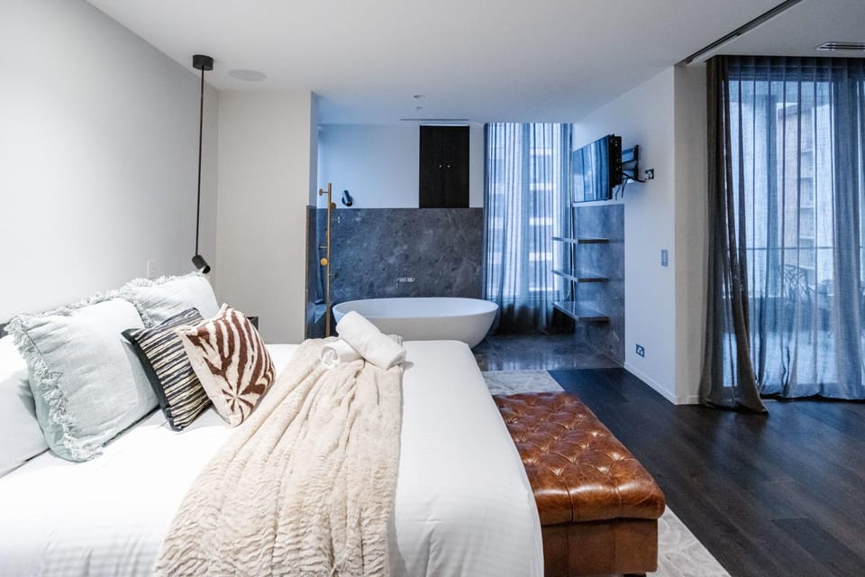 Bed, Bedroom, Bath