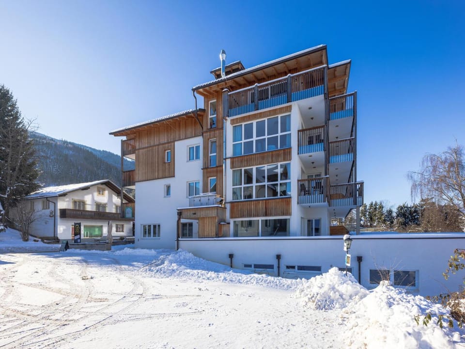 Property building, Winter