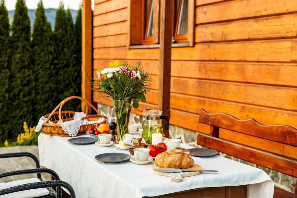Balcony/Terrace, Food