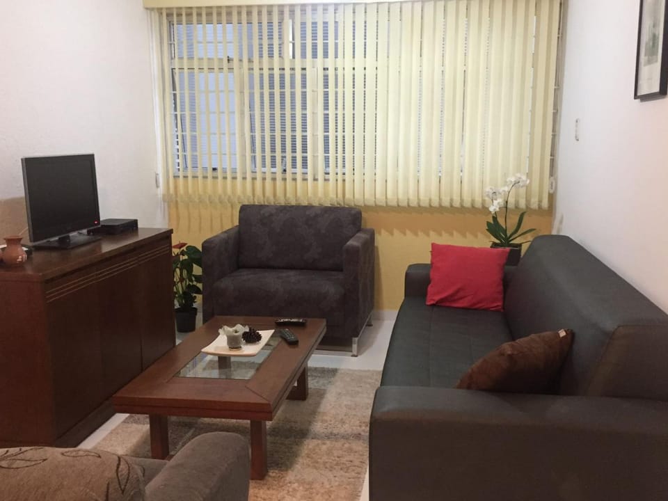 Apto 1 Dorm a 150 mts da praia Apartment in State of São Paulo