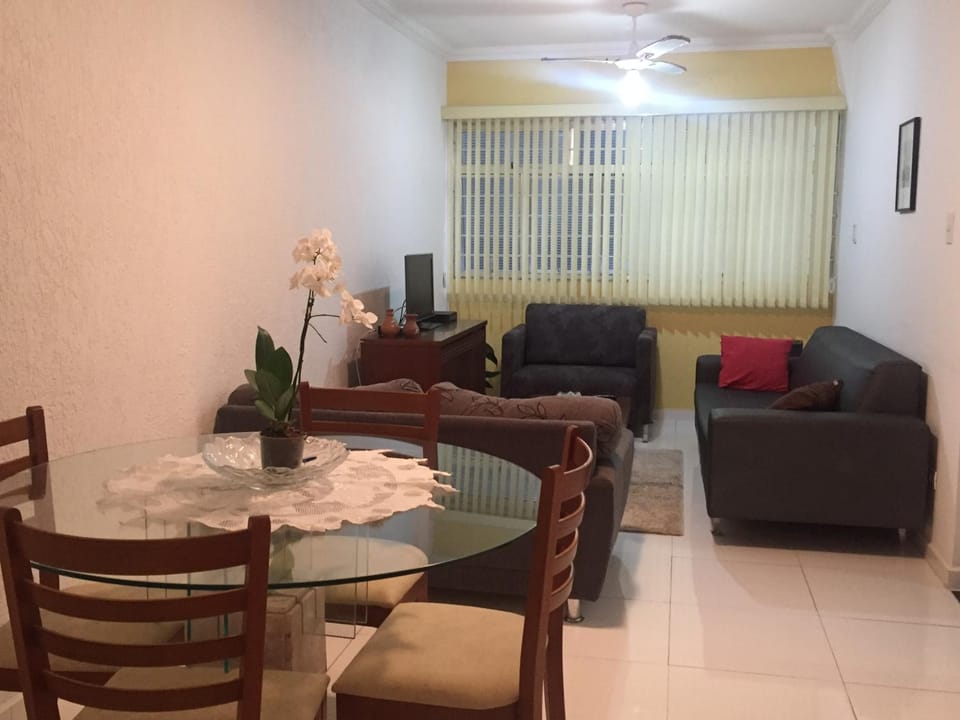 Apto 1 Dorm a 150 mts da praia Apartment in State of São Paulo