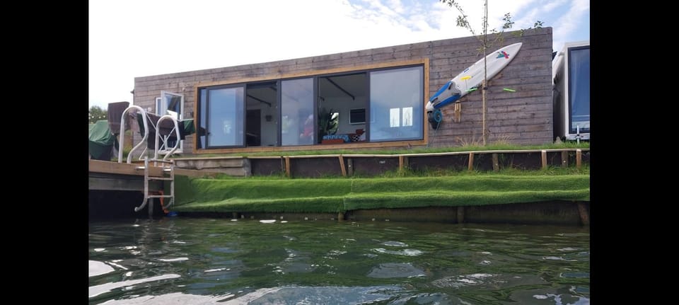 Lakeside Wevelgem House in Flanders