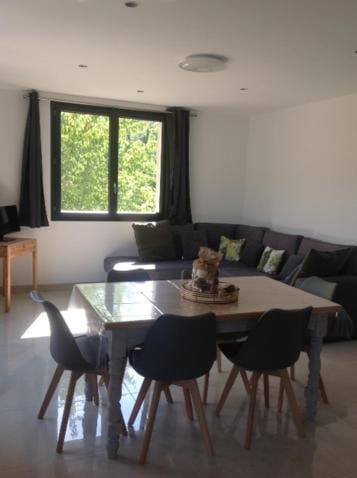 Living room, Seating area, Dining area