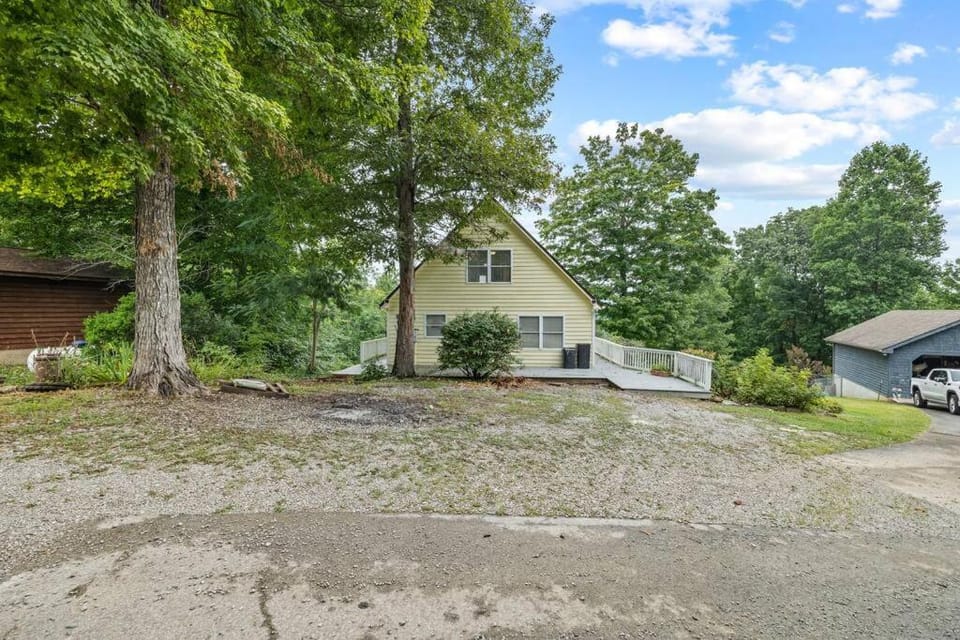 Breathtaking Lake Views 6 mi from Sunset Marina! House in Tennessee