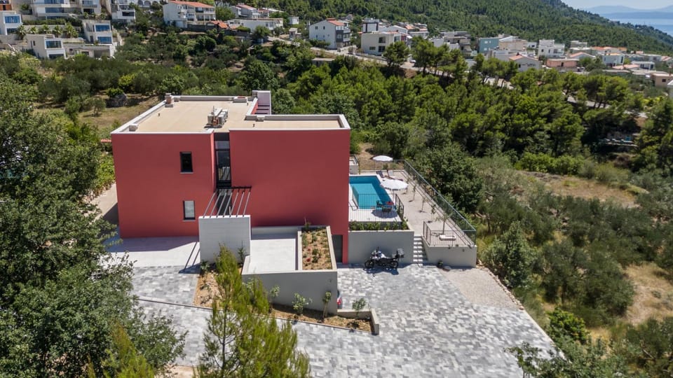 Property building, Bird's eye view