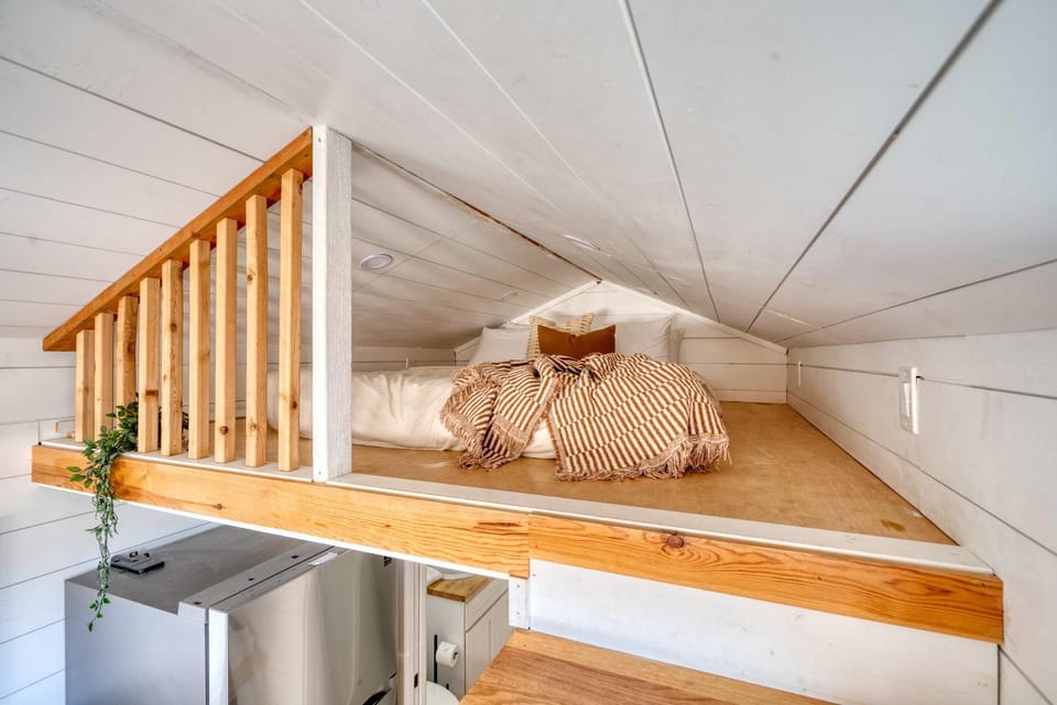 Stay Portland - The Tiny Saguaro - Walk to Local Shops & Eateries Apartment in Portland
