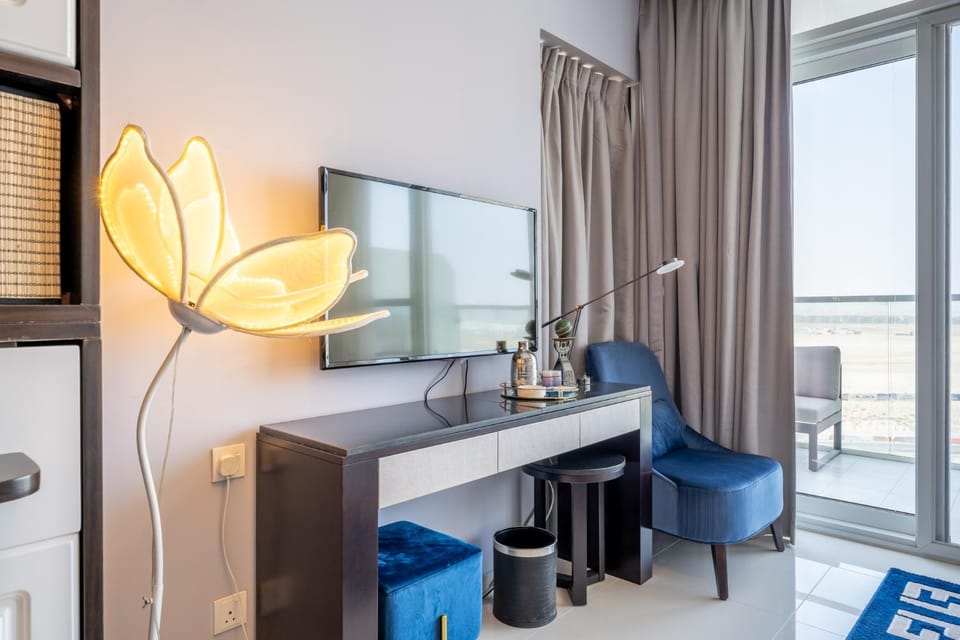 Bed, TV and multimedia, Bedroom