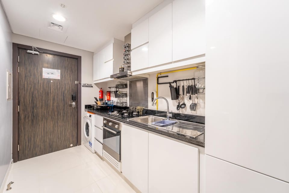 Kitchen or kitchenette, oven, stove