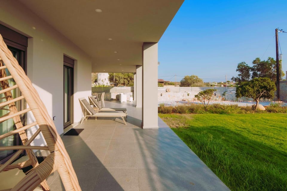 Blue Lagoon Villa House in Crete