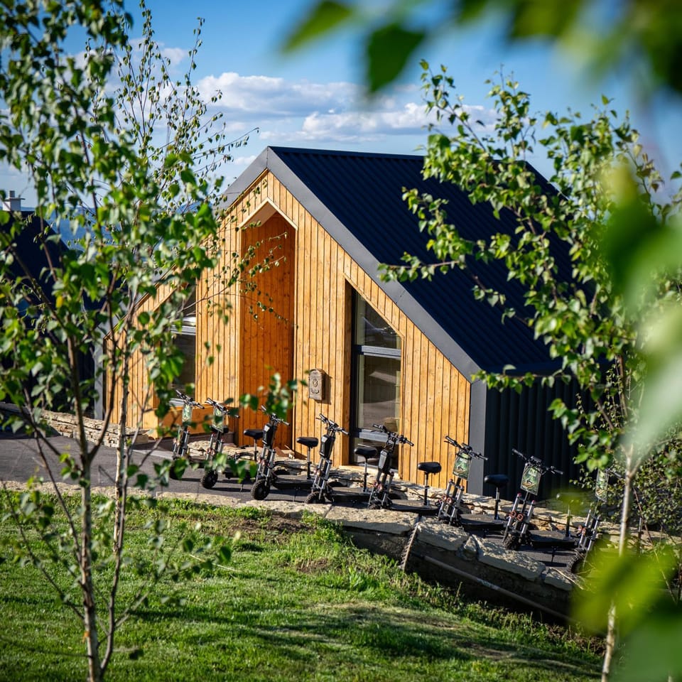 Property building, Spring, Day, Natural landscape, Garden, Garden view