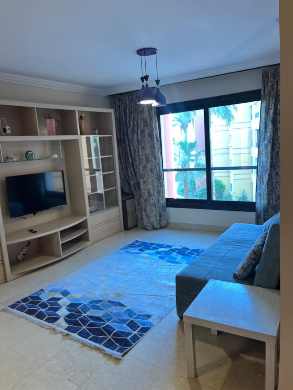 Esplanada flat with free beach, no single men Apartment in Hurghada