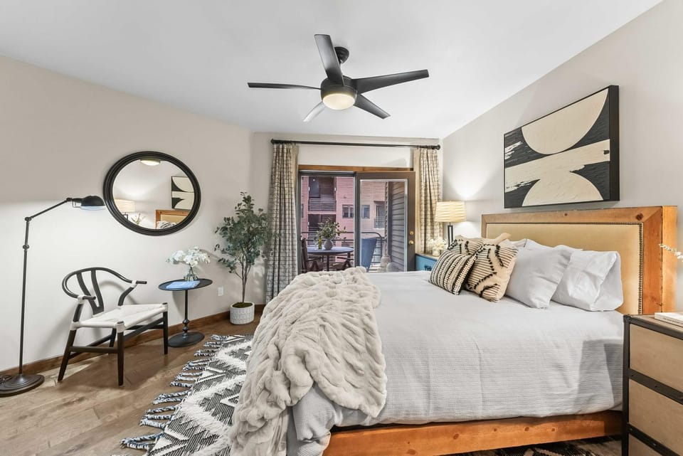 1BR Deer Valley Condo-On FREE Shuttle Line House in Park City