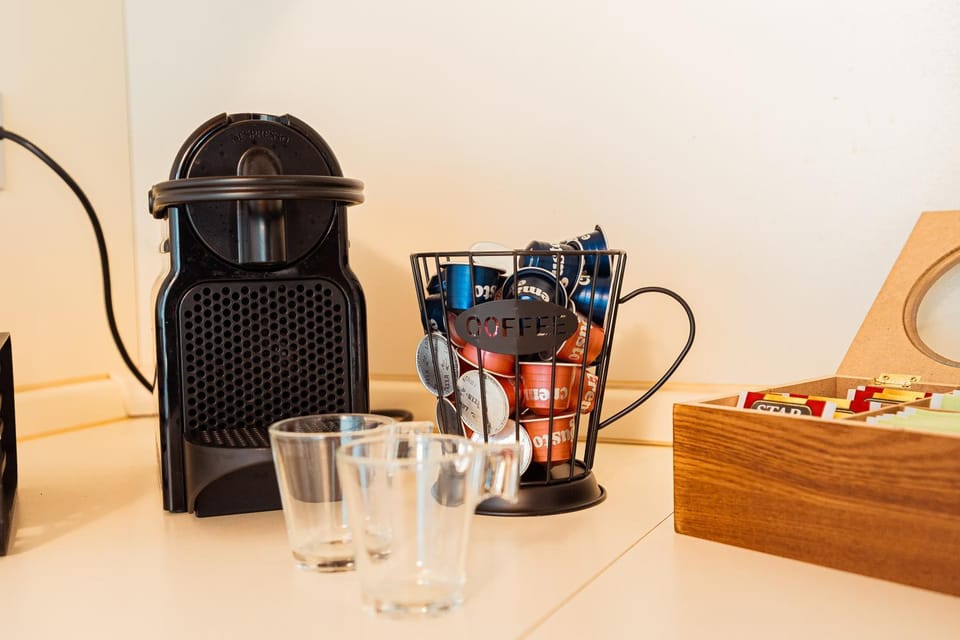 Kitchen or kitchenette, Food and drinks