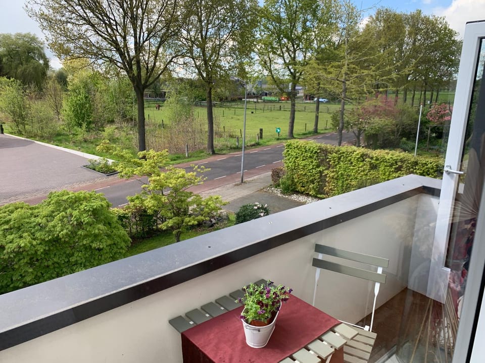 View (from property/room), Balcony/Terrace, Garden view