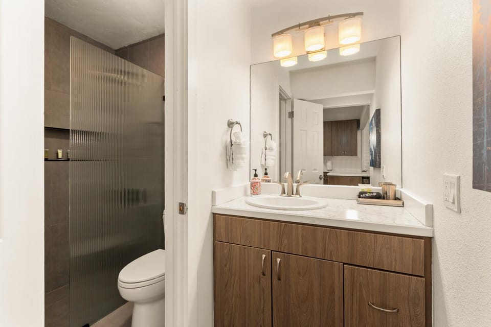 Ketchum Sun Valley Getaway, walk to town and lifts Apartment in Ketchum
