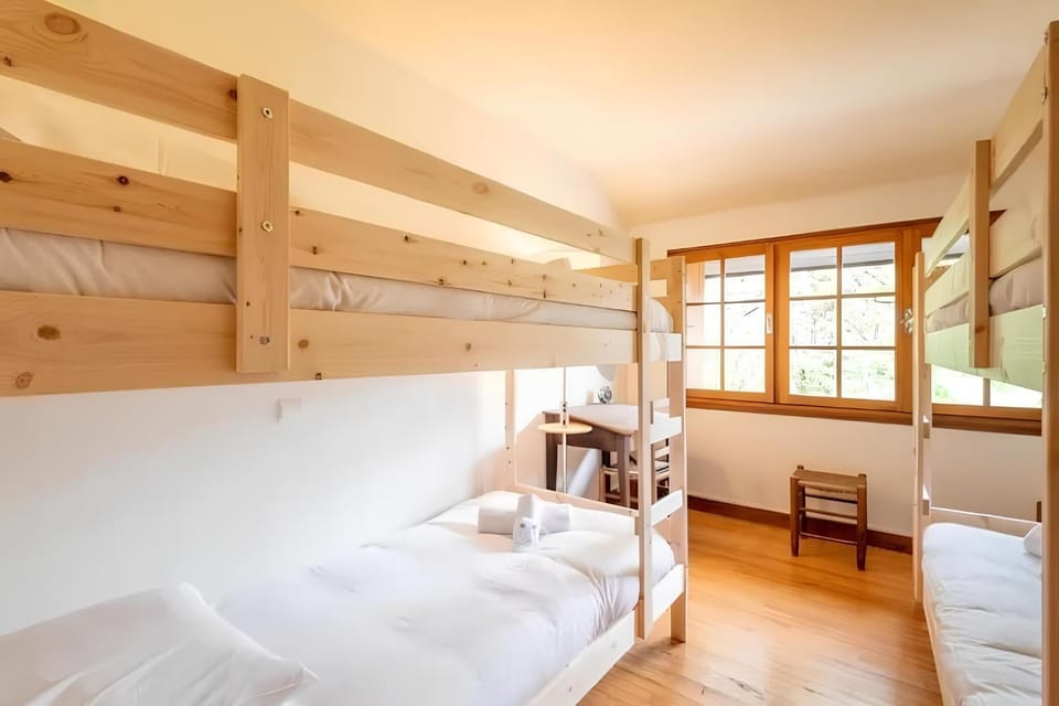 Photo of the whole room, Bedroom, bunk bed