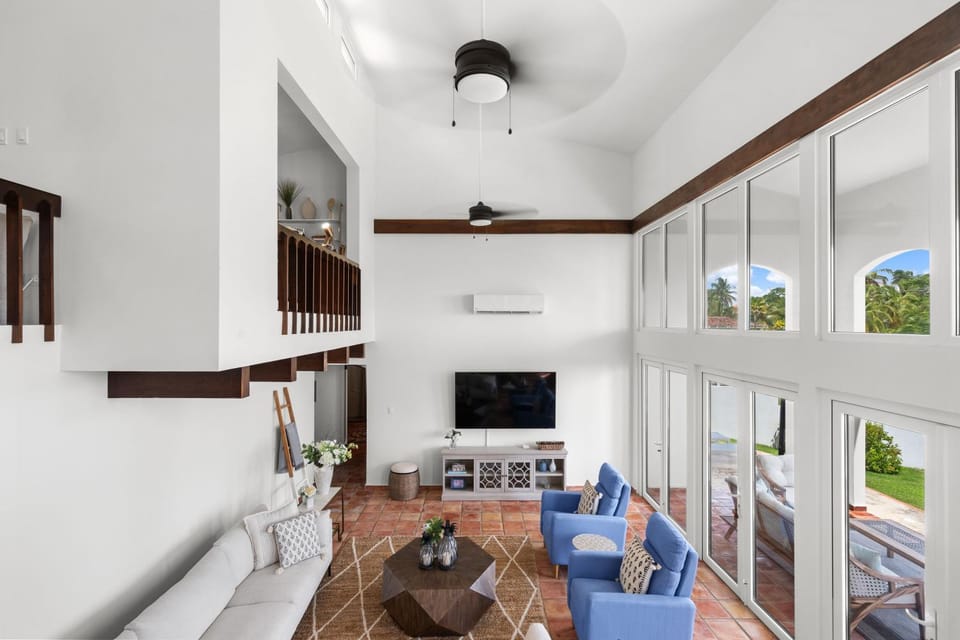 Communal lounge/ TV room, TV and multimedia, Living room, Seating area
