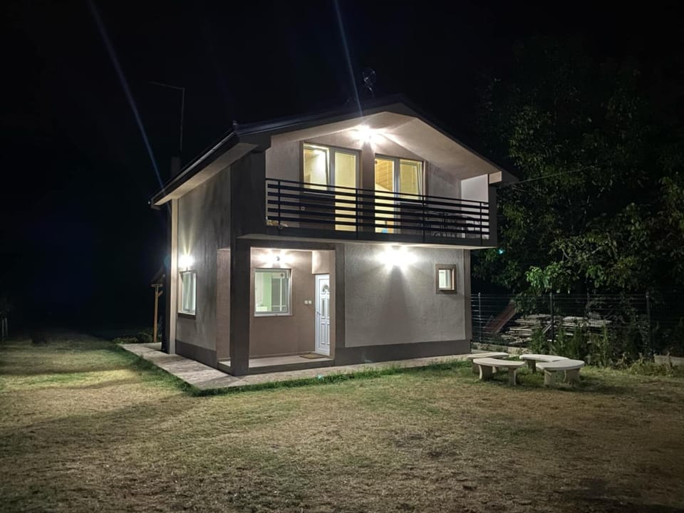 Property building, Garden, Garden view