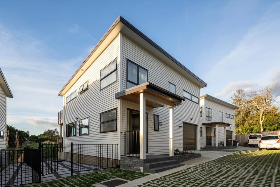modern immaculate residence in mount wellington Villa in Auckland