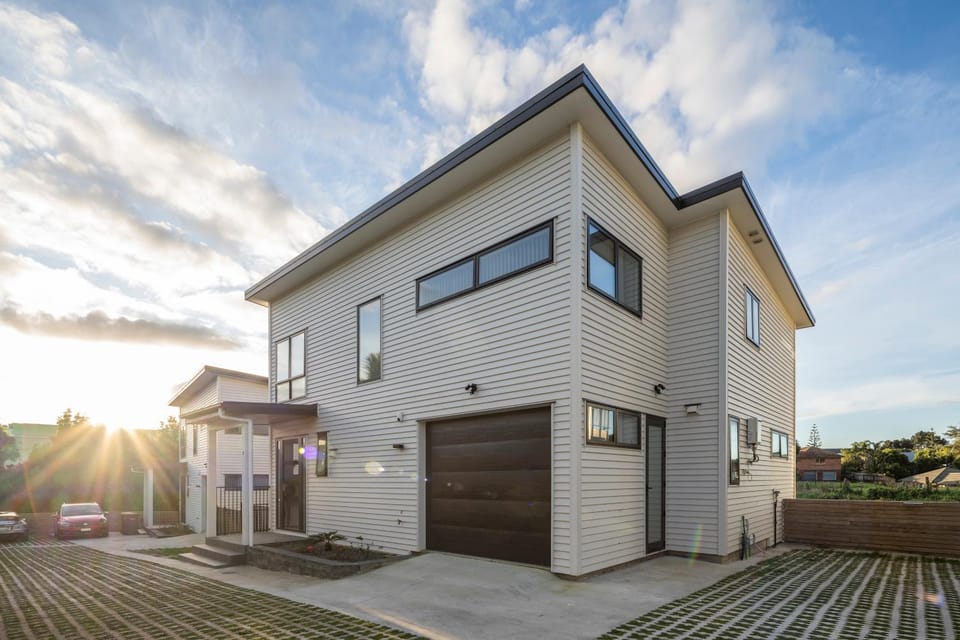 modern immaculate residence in mount wellington Villa in Auckland