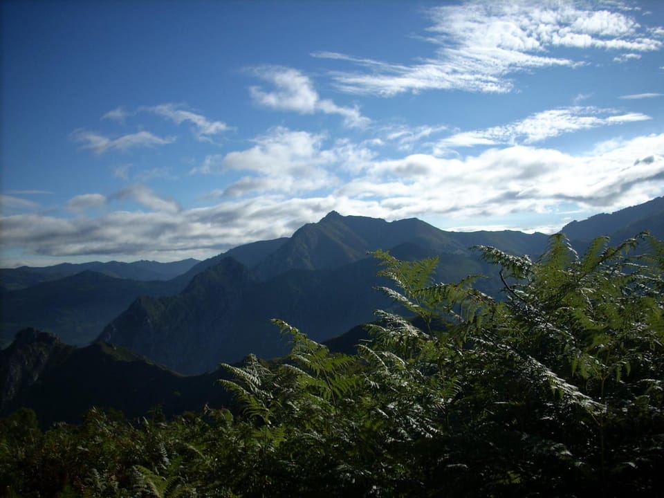 Nearby landmark, Natural landscape, Hiking, Mountain view