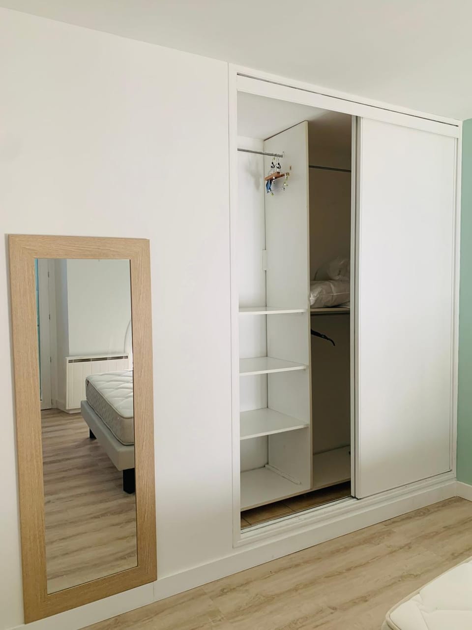 Photo of the whole room, wardrobe