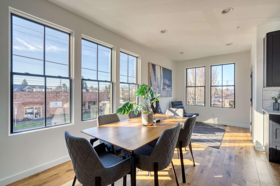 Stay Portland - Outstanding N Tabor Townhouse Compound Sleeps 16 House in Portland