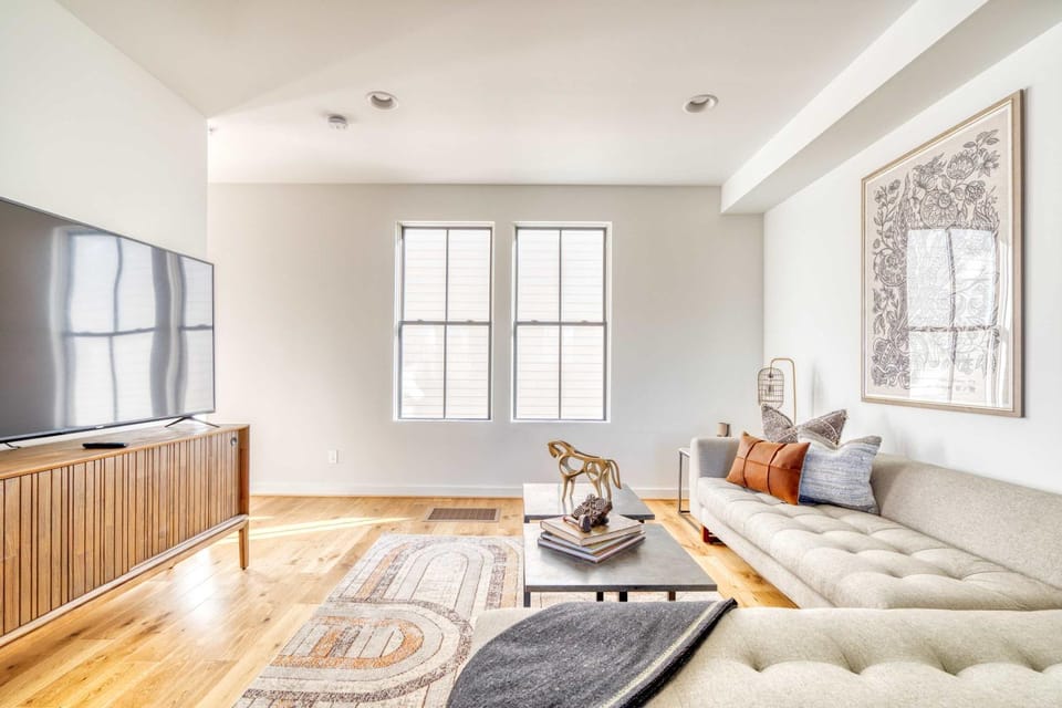Stay Portland - Custom North Tabor Farmhouse - Gym & Kitchen House in Portland