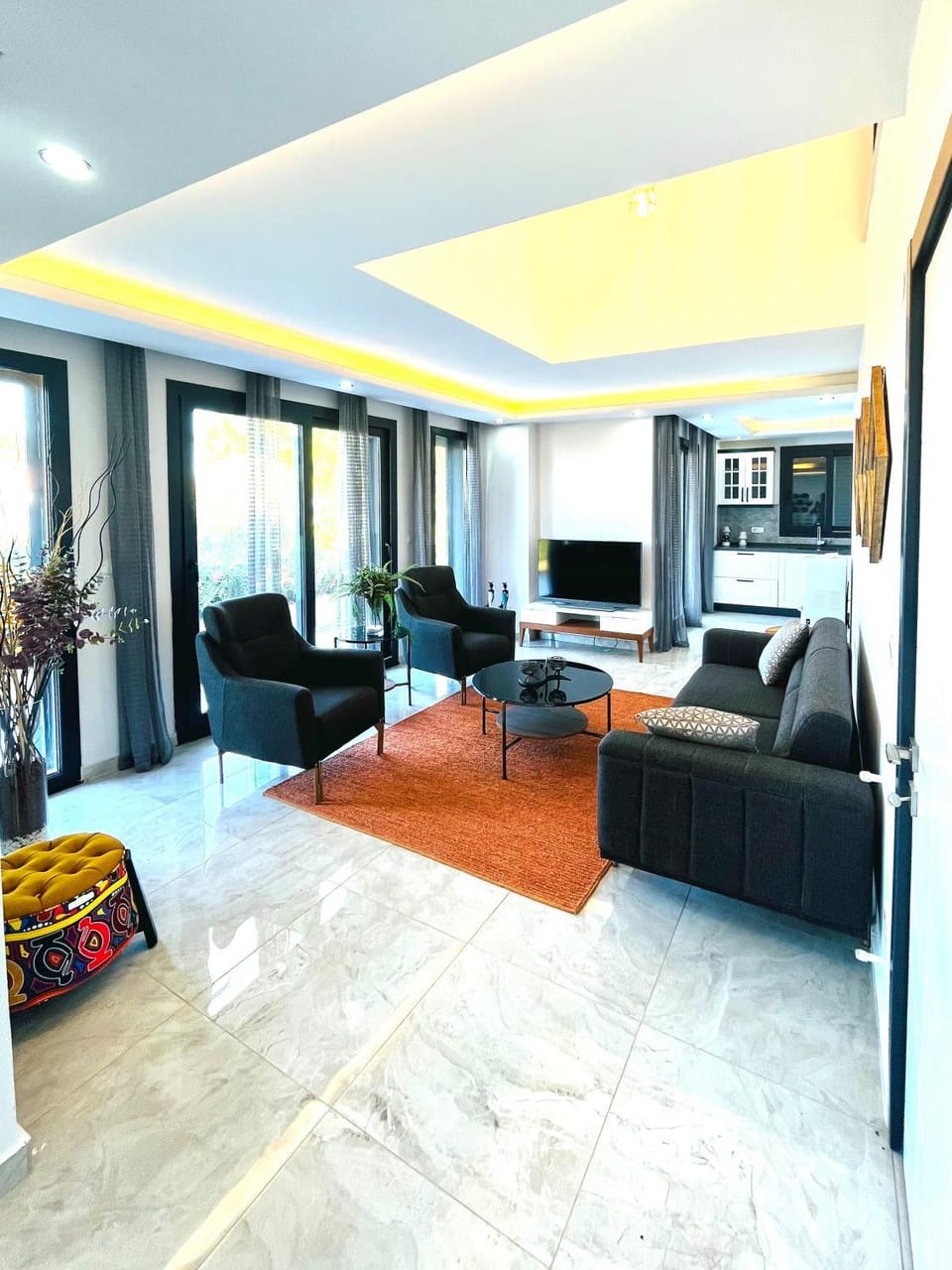 TV and multimedia, Living room, Seating area