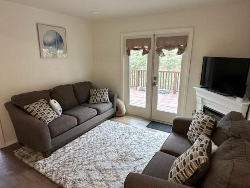 TV and multimedia, Living room, fireplace