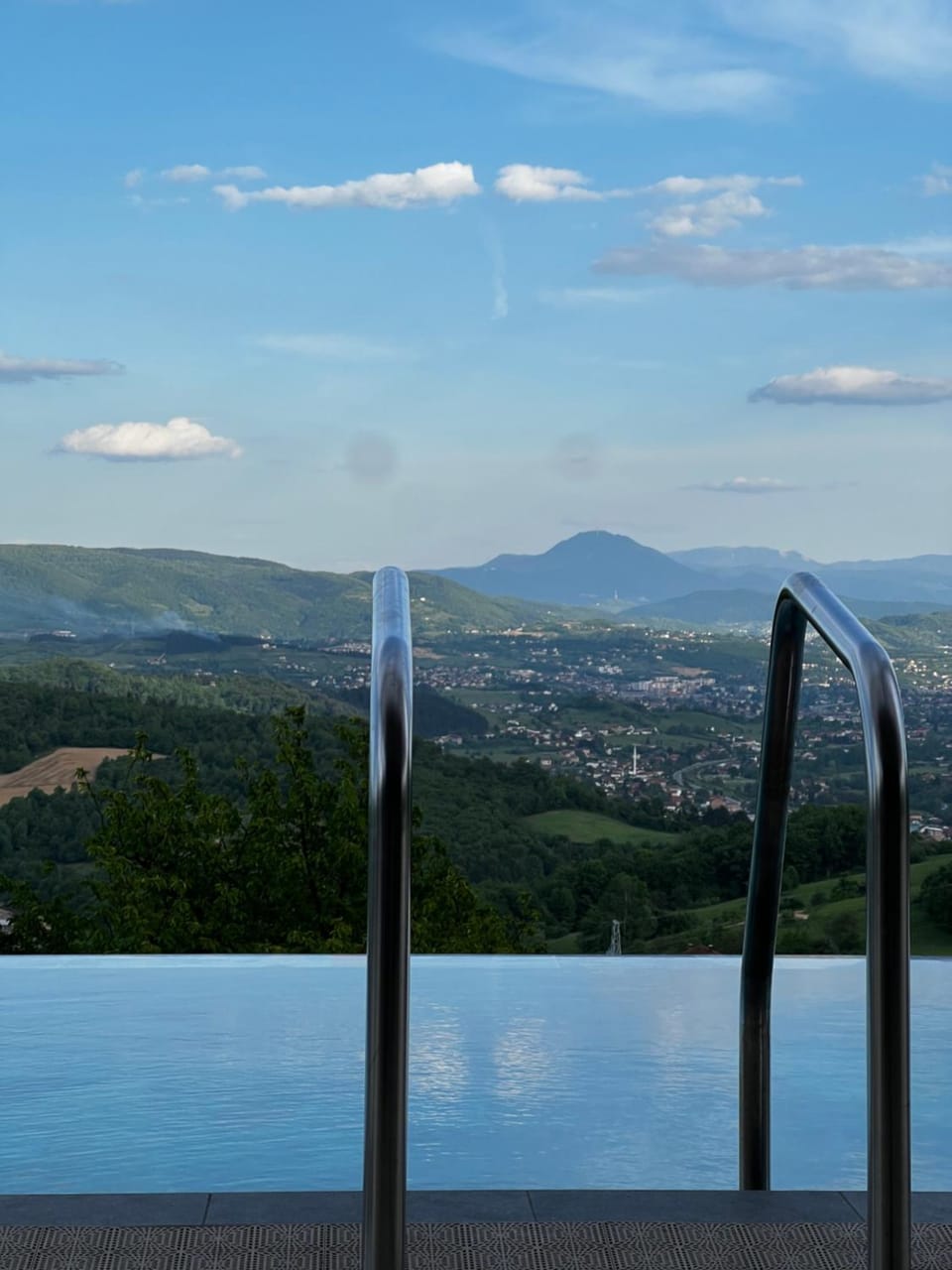 Mountain view, Swimming pool