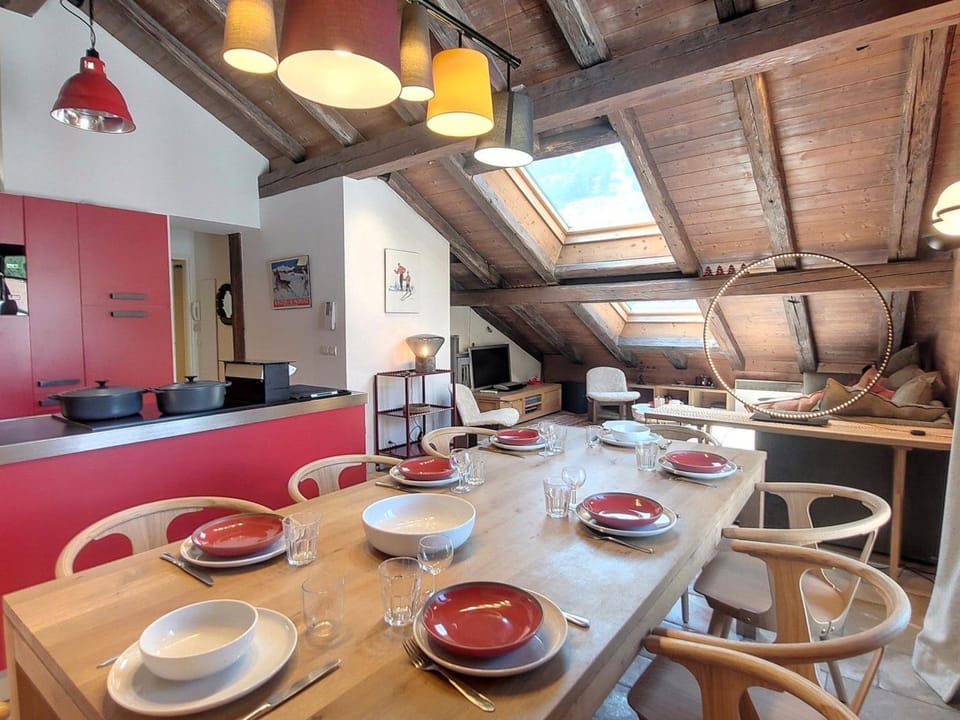 Appartement sous toit spacieux pour 8 pers., parking inclus - FR-1-598-172 Apartment in Les Gets