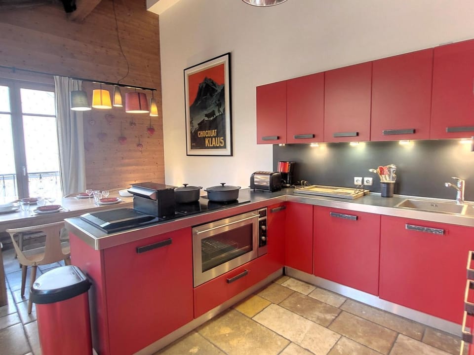 Appartement sous toit spacieux pour 8 pers., parking inclus - FR-1-598-172 Apartment in Les Gets