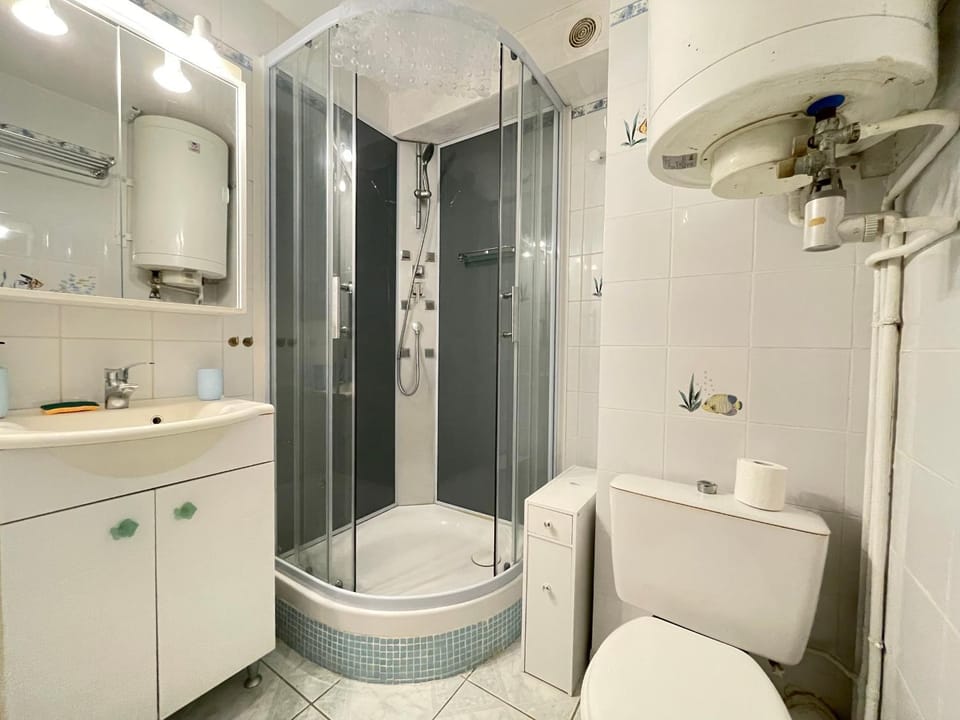 T2 avec loggia vitrée, terrasse, parking à Sète - FR-1-338-589 Apartment in Occitanie