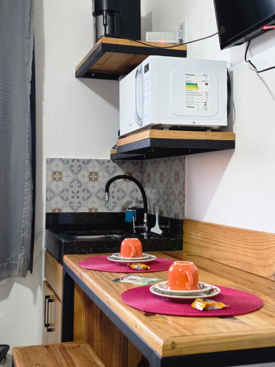 Coffee/tea facilities, Kitchen or kitchenette, Food