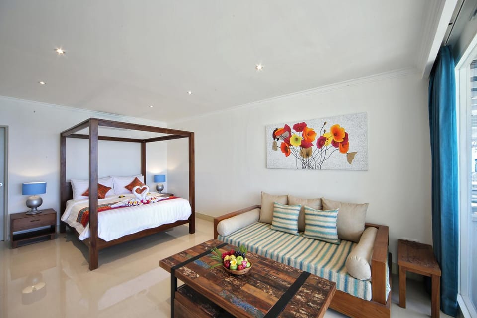 Photo of the whole room, Bedroom