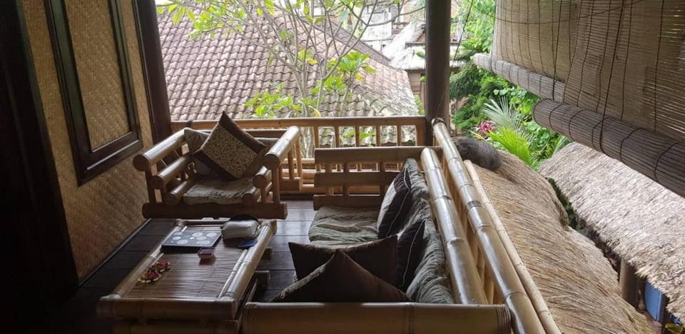 1BD guest house in family compound1, 15 minute walk to yoga barn Vacation rental in Ubud
