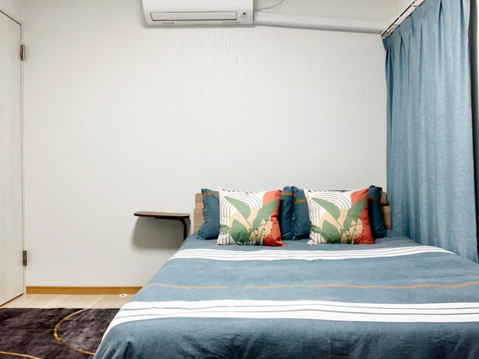 Bed, Photo of the whole room, air conditioner